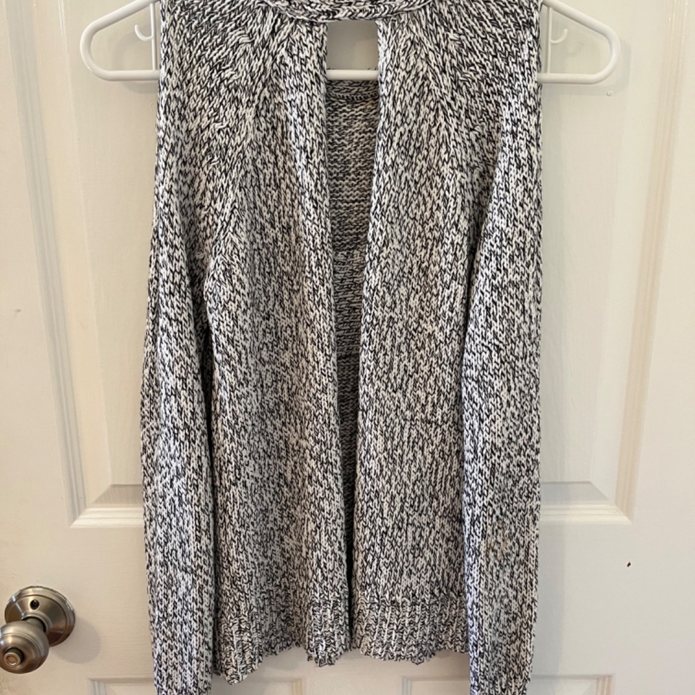 Sweater - Picture 2 of 5